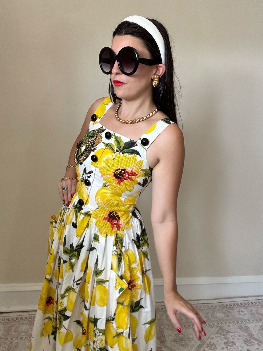 Dolce gabbana lemon print cotton dress 
Size 38 fits quite small! - Picture 7 of 17